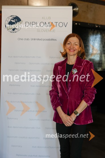 dr. Maja Zalaznik, nekdanja ministrica za izobraževanje, znanost in športVloga žensk v diplomaciji, gospodarstvu, kulturi in športu: prihodnost enakih priložnosti, okrogla miza