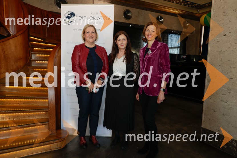  ... ;  ... ; dr. Maja Zalaznik, nekdanja ministrica za izobraževanje, znanost in športVloga žensk v diplomaciji, gospodarstvu, kulturi in športu: prihodnost enakih priložnosti, okrogla miza