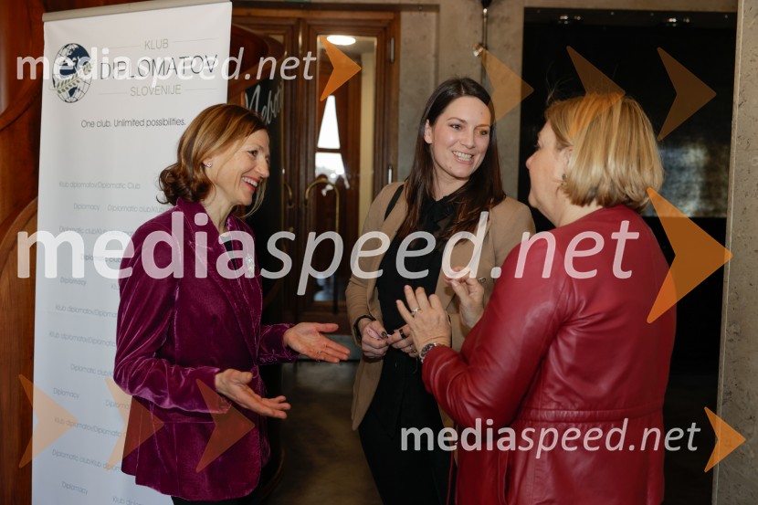 dr. Maja Zalaznik, nekdanja ministrica za izobraževanje, znanost in šport;  ... ;  ... Vloga žensk v diplomaciji, gospodarstvu, kulturi in športu: prihodnost enakih priložnosti, okrogla miza