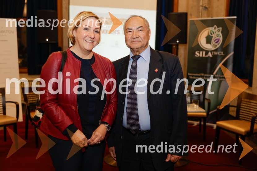 Vloga žensk v diplomaciji, gospodarstvu, kulturi in športu: prihodnost enakih priložnosti, okrogla miza