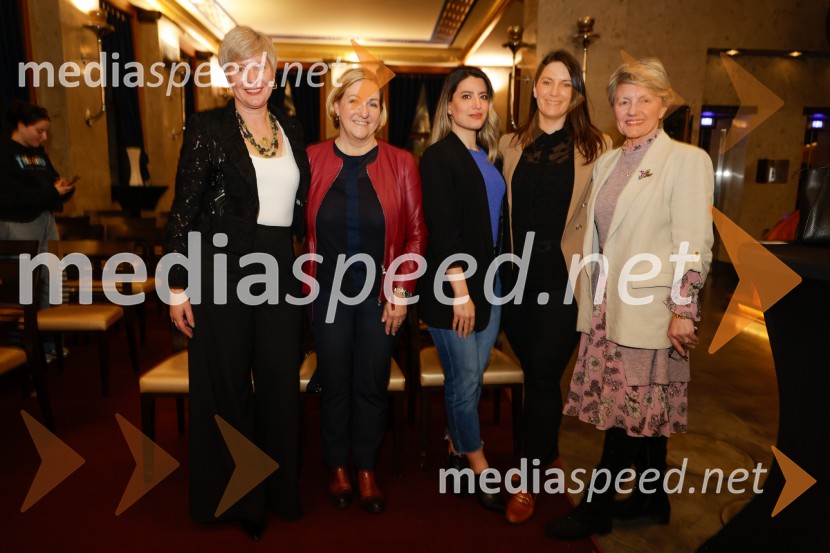 Vloga žensk v diplomaciji, gospodarstvu, kulturi in športu: prihodnost enakih priložnosti, okrogla miza