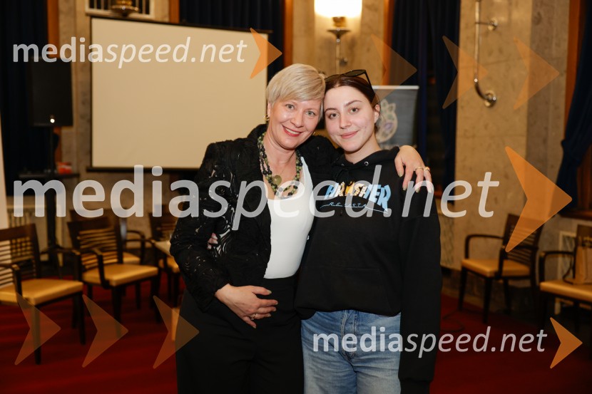 Vloga žensk v diplomaciji, gospodarstvu, kulturi in športu: prihodnost enakih priložnosti, okrogla miza