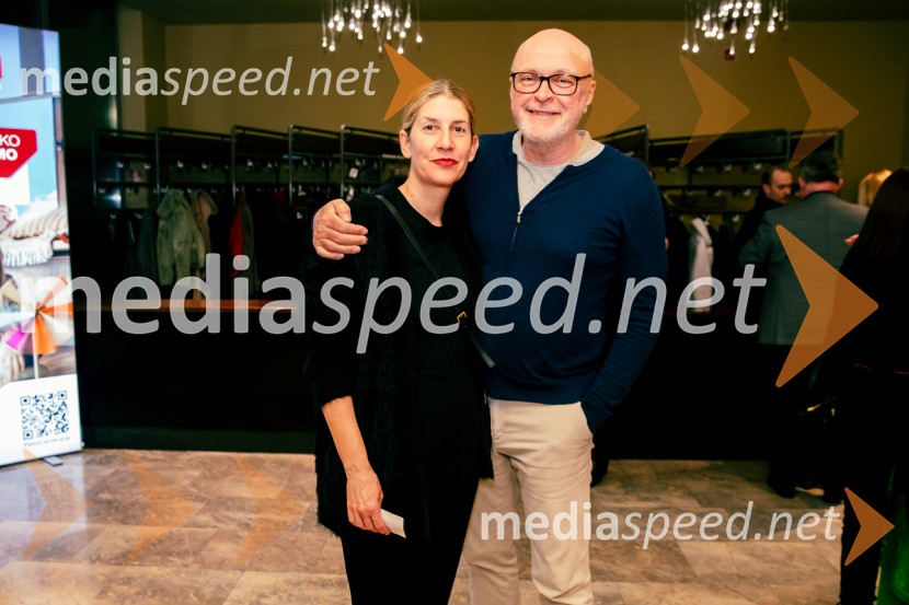 James Brown je uporabljal navijalke, premiera drame v MGL