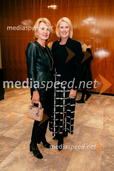  Nevenka Črešnar Pergar, lastnica in direktorica podjetja NP Consulting;  Petra Juvančič, izvršna direktorica, Združenje ManagerJames Brown je uporabljal navijalke, premiera drame v MGL