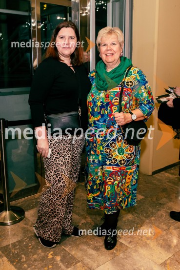  Teja Pelko, novinarka;  Irena  Butoln, germanistkaJames Brown je uporabljal navijalke, premiera drame v MGL