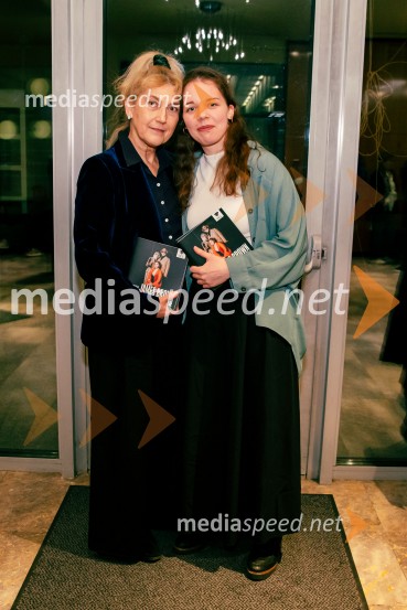  Barbara Hieng Samobor, direktorica in umetniška vodja MGL;  ... James Brown je uporabljal navijalke, premiera drame v MGL