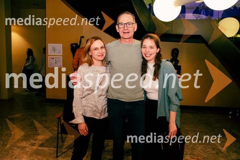 James Brown je uporabljal navijalke, premiera drame v MGL