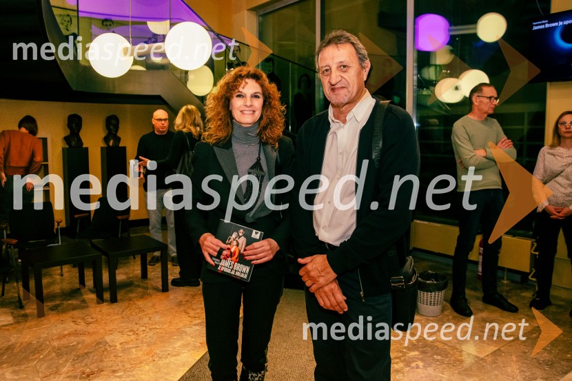 James Brown je uporabljal navijalke, premiera drame v MGL