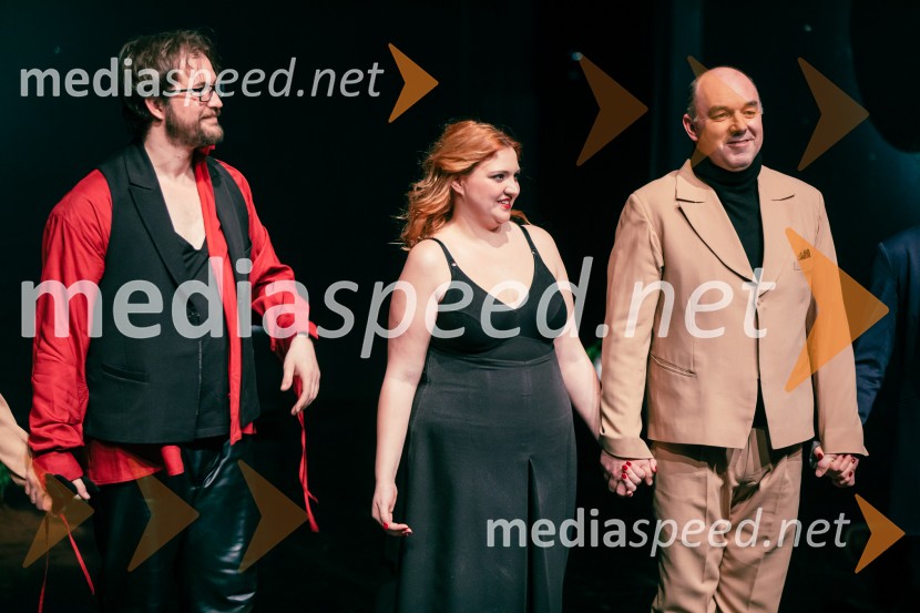  Filip Samobor, igralec;  Ajda Kostevc, igralka;  Gaber K. Trseglav, igralecJames Brown je uporabljal navijalke, premiera drame v MGL