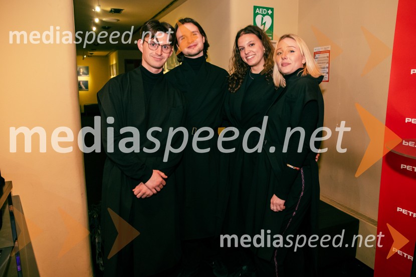 James Brown je uporabljal navijalke, premiera drame v MGL