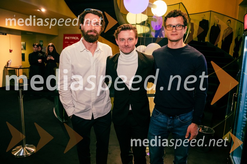  Tomo Tomšič, igralec;  Jure Rajšp, igralec;  Žan Brelih Hatunić, igralecJames Brown je uporabljal navijalke, premiera drame v MGL