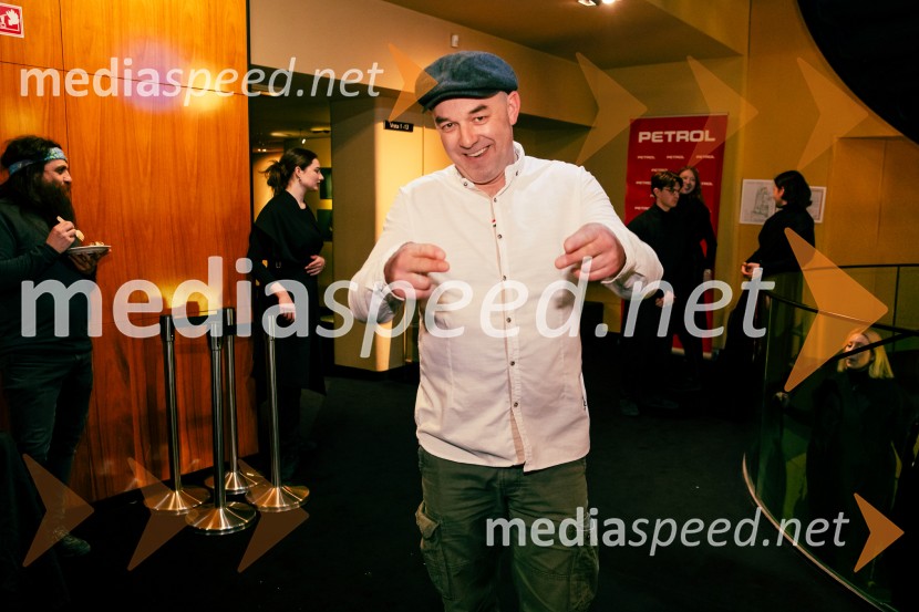  Gaber K. Trseglav, igralecJames Brown je uporabljal navijalke, premiera drame v MGL