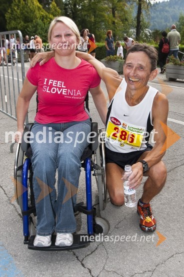 Mateja Pintar, namiznoteniška igralka z očetom1. Mali blejski maraton