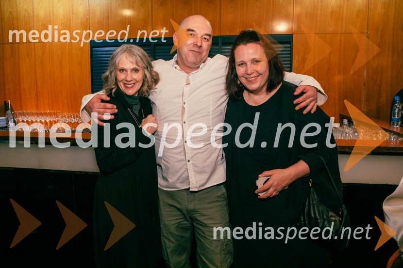  Nataša Tič Ralijan, igralka;  Gaber K. Trseglav, igralec;  ... James Brown je uporabljal navijalke, premiera drame v MGL