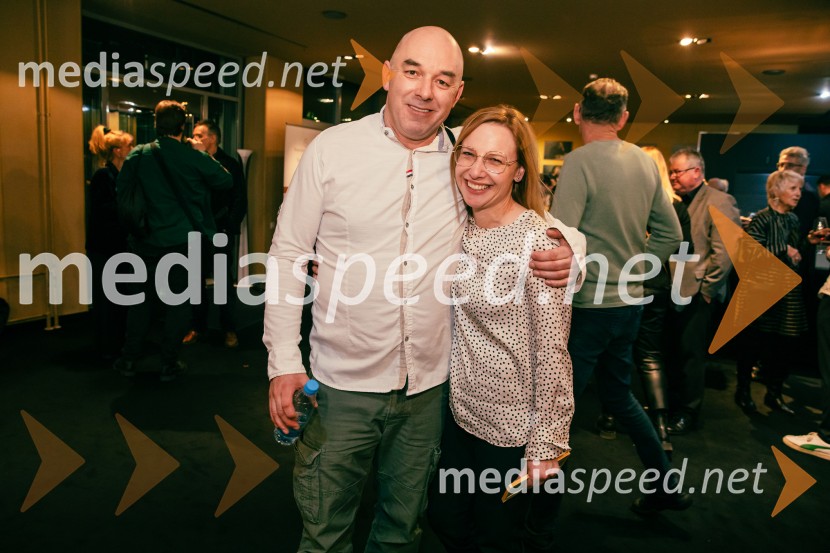  Gaber K. Trseglav, igralec;  ... James Brown je uporabljal navijalke, premiera drame v MGL