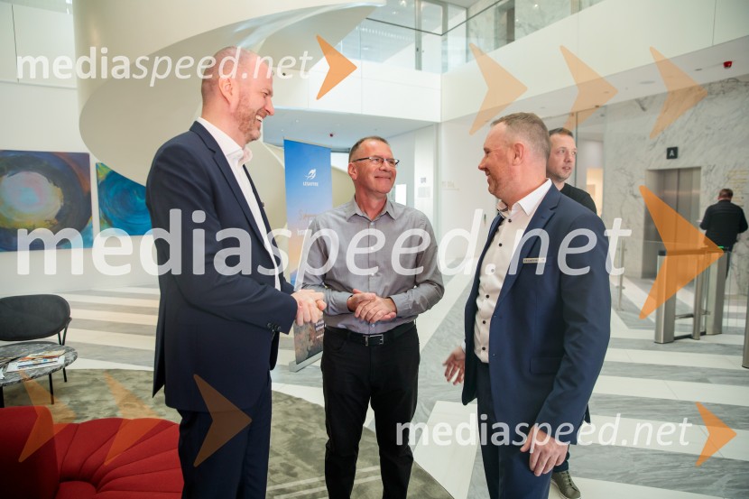  Zoran Mabić, generalni direktor Lesaffre Adriatic in Lesaffre Slovenija;  ... ;  Marko Pulko, direktor, Lesaffre SlovenijaOtvoritev novih poslovnih prostorov podjetja Lesaffre Slovenija