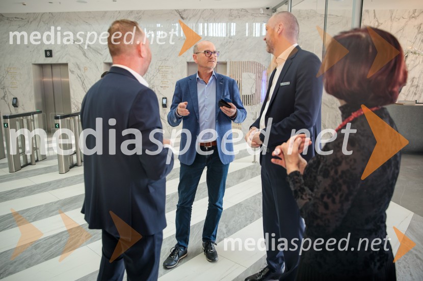  Marko Pulko, direktor, Lesaffre Slovenija;  ... ;  Zoran Mabić, generalni direktor Lesaffre Adriatic in Lesaffre SlovenijaOtvoritev novih poslovnih prostorov podjetja Lesaffre Slovenija