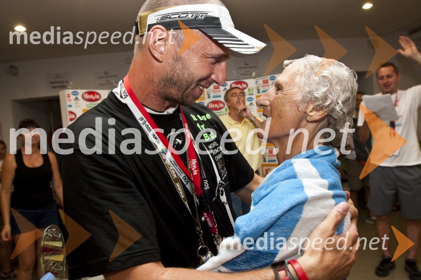 Jani Klemenčič, nekdanji veslač in Helena Žigon, nastarejša udeleženka 1. Malega blejskega maratona1. Mali blejski maraton