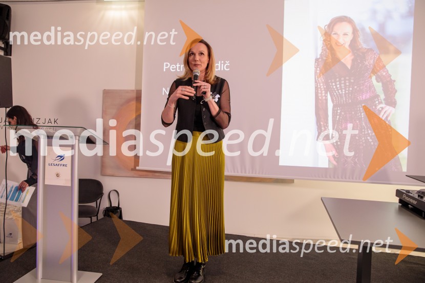  Petra Majdič, nekdanja slovenska smučarska tekačica, članica Odbora za podeljevanje Bloudkovih priznanjOtvoritev novih poslovnih prostorov podjetja Lesaffre Slovenija