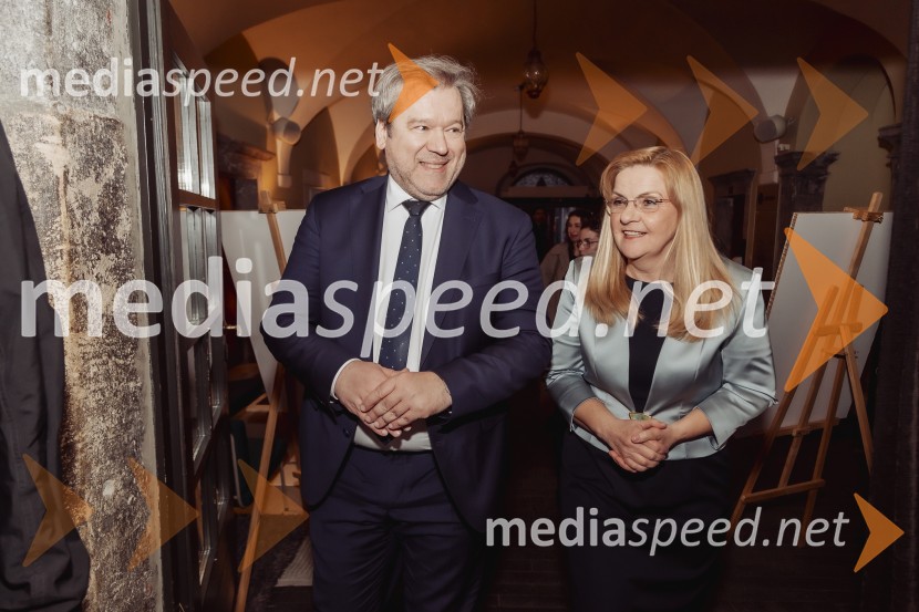   Igor Papič, minister za izobraževanje, znanost in šport; prof. dr. Irena  Mlinarič-Raščan, dr. med. sci., Katedra za klinično biokemijoL'oreal-Unesco Za ženske v znanosti 2025, podelitev priznanj