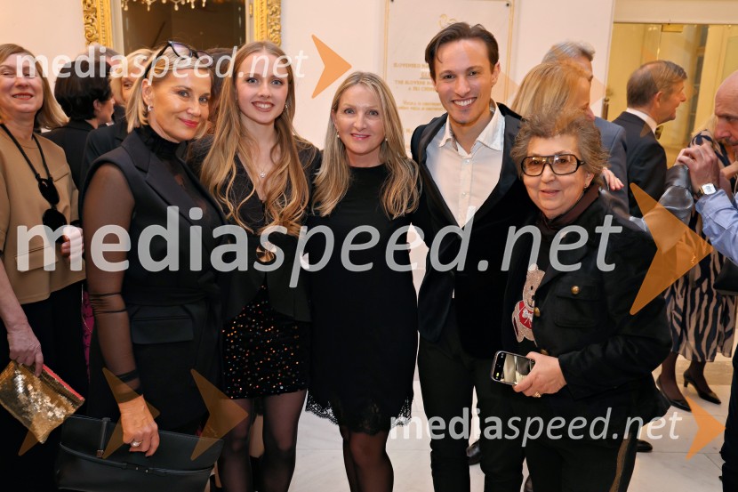  Alenka Kraigher, igralka;  Ines Bukovič, notarka;  Mina Radaković, baletna plesalka;  ... ;  Davide Buffone, baletni plesalec;  Dragica Petrovič, režiserka in producentkaCluster, premiera svetovne koreografske uspešnice Edwarda Cluga, SNG Maribor