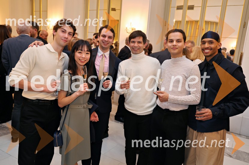  ... ;  Satomi Netsu, baletna plesalka;  Alexandru Pilca, baletni plesalec;  Mircea Golescu, baletni plesalec;  ... ;  Alexander Anderson, koreografCluster, premiera svetovne koreografske uspešnice Edwarda Cluga, SNG Maribor