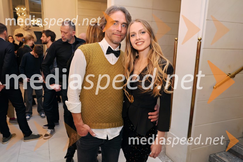  ... ;  Mina Radaković, baletna plesalkaCluster, premiera svetovne koreografske uspešnice Edwarda Cluga, SNG Maribor