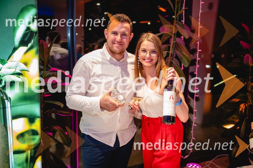  ... ;  Lucija Mukenauer, 19. svečinska vinska kraljica, vino MukenauerVinske brbončice & Rock'n Roll