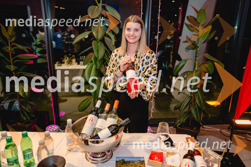  Maruša Mukenauer, Mariborska vinska kraljica 2023Vinske brbončice & Rock'n Roll
