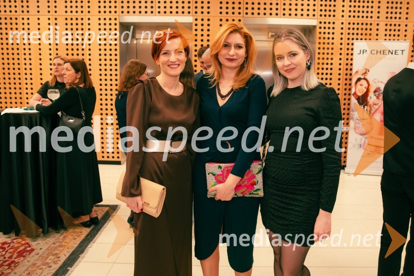dr. Asta Vrečko, nekdanja ministrica za kulturo;  ... ;  ... Slovenka leta 2024 je Jolanda Grom Ravnikar