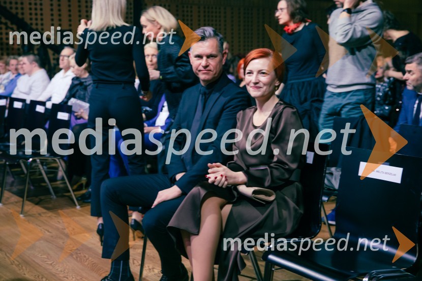  ... ; dr. Asta Vrečko, nekdanja ministrica za kulturoSlovenka leta 2024 je Jolanda Grom Ravnikar