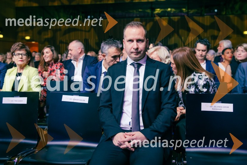  Dejan Zver, direktor medijev, Media24Slovenka leta 2024 je Jolanda Grom Ravnikar