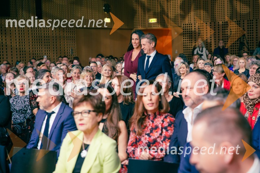  Tina Gaber, fotomodel; dr. Robert Golob, predsednik vlade RSSlovenka leta 2024 je Jolanda Grom Ravnikar