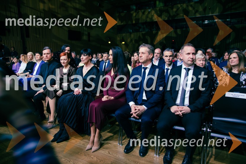  ... ; dr. Asta Vrečko, ministrica za kulturo;  Melita Berzelak, odgovorna urednica revije Jana;  Tina Gaber, fotomodel; dr. Robert Golob, predsednik vlade RS;  Dejan Zver, direktor medijev, Media24Slovenka leta 2024 je Jolanda Grom Ravnikar