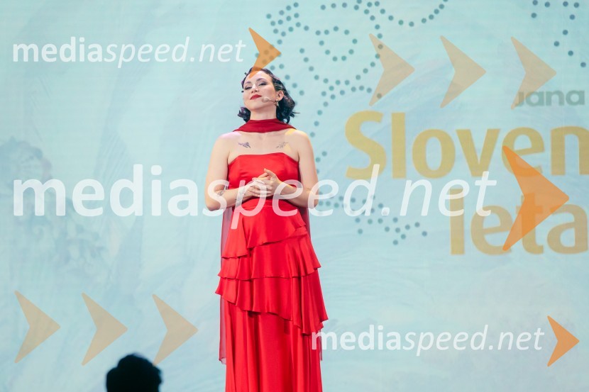  Astrid Kljun, pevkaSlovenka leta 2024 je Jolanda Grom Ravnikar