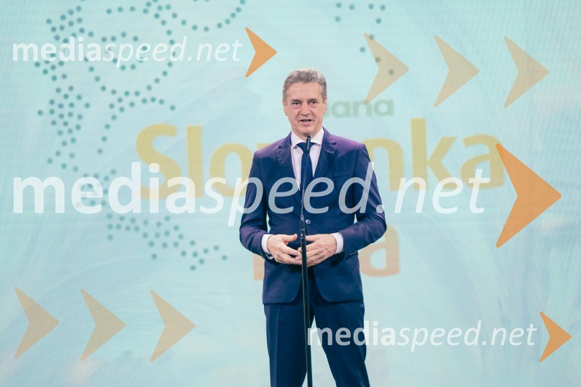 dr. Robert Golob, predsednik vlade RSSlovenka leta 2024 je Jolanda Grom Ravnikar