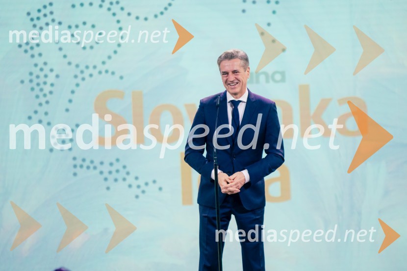 dr. Robert Golob, predsednik vlade RSSlovenka leta 2024 je Jolanda Grom Ravnikar