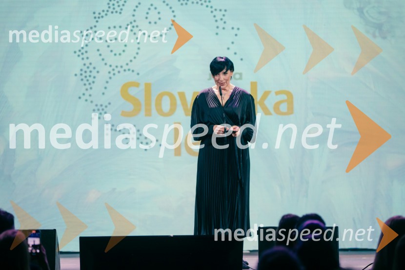  Melita Berzelak, odgovorna urednica revije JanaSlovenka leta 2024 je Jolanda Grom Ravnikar
