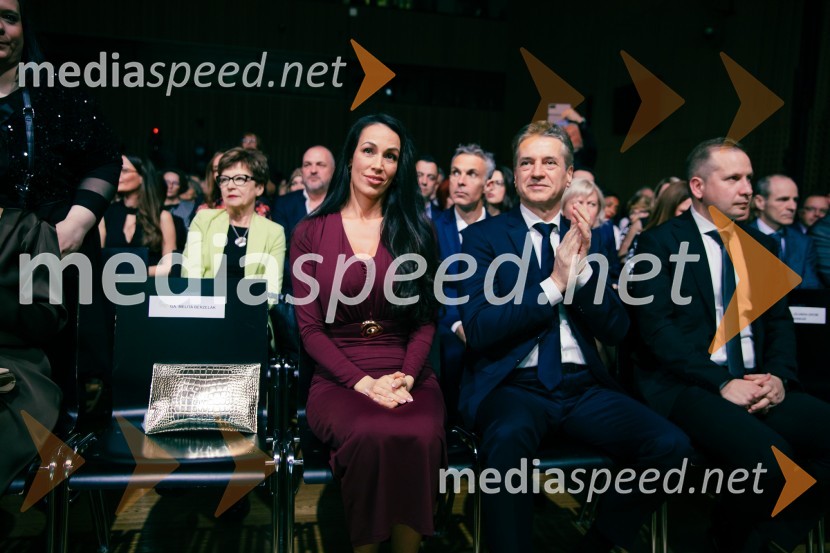  Tina Gaber, fotomodel; dr. Robert Golob, predsednik vlade RSSlovenka leta 2024 je Jolanda Grom Ravnikar