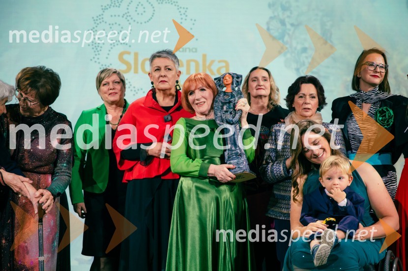  Lidija Jerkič, predsednica ZSSS;  Jolanda  Grom Ravnikar, humanitarka, Slovenka leta 2024;  ... ;  ... ;   Živa Lavrinc, paralokostrelkaSlovenka leta 2024 je Jolanda Grom Ravnikar
