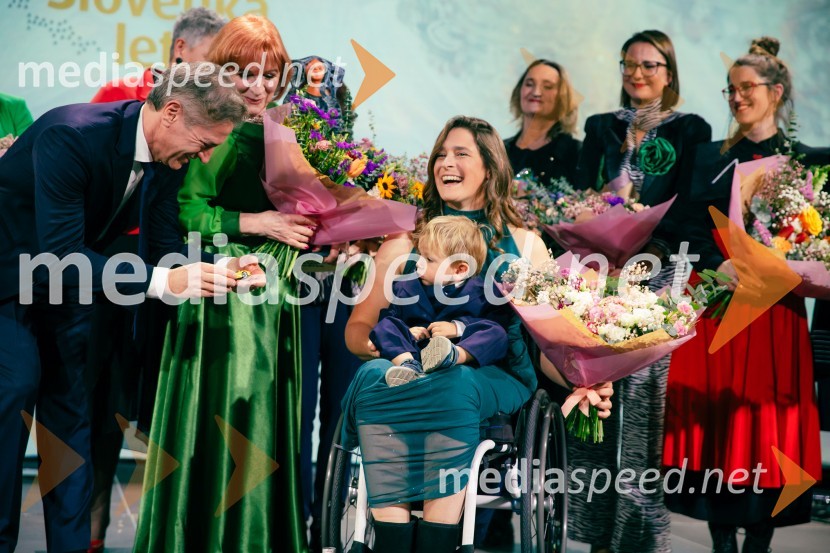 dr. Robert Golob, predsednik vlade RS;  Jolanda  Grom Ravnikar, humanitarka, Slovenka leta 2024;   Živa Lavrinc, paralokostrelkaSlovenka leta 2024 je Jolanda Grom Ravnikar