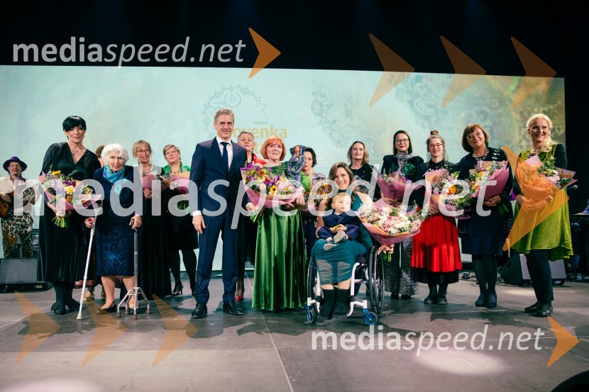 dr. Robert Golob, predsednik vlade RS;  Jolanda  Grom Ravnikar, humanitarka, Slovenka leta 2024;   Živa Lavrinc, paralokostrelkaSlovenka leta 2024 je Jolanda Grom Ravnikar