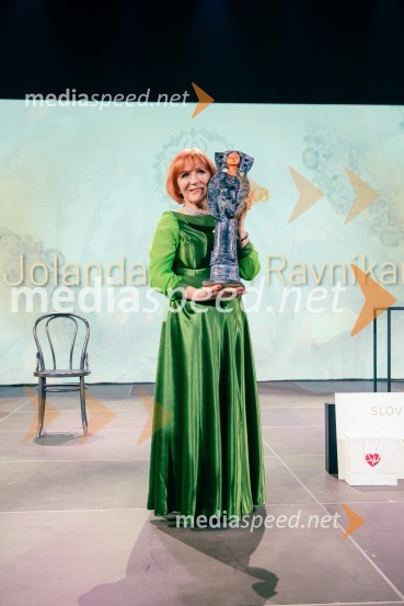  Jolanda  Grom Ravnikar, humanitarka, Slovenka leta 2024Slovenka leta 2024 je Jolanda Grom Ravnikar