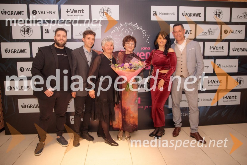 Slovenka leta 2024 je Jolanda Grom Ravnikar