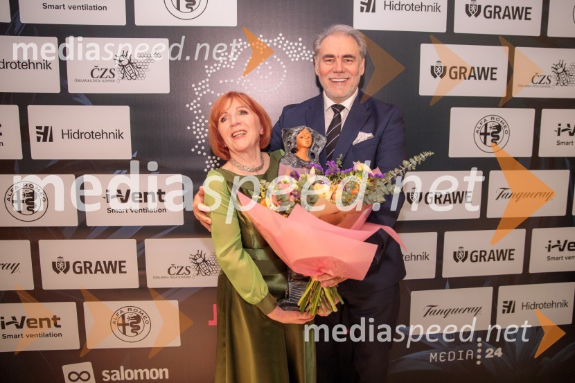  Jolanda  Grom Ravnikar, humanitarka, Slovenka leta 2024;  ... Slovenka leta 2024 je Jolanda Grom Ravnikar