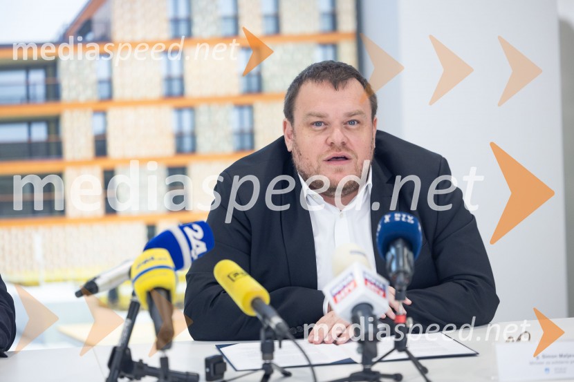  Črtomir Remec, direktor Stanovanjskega skladaNovinarska konferenca SSRS