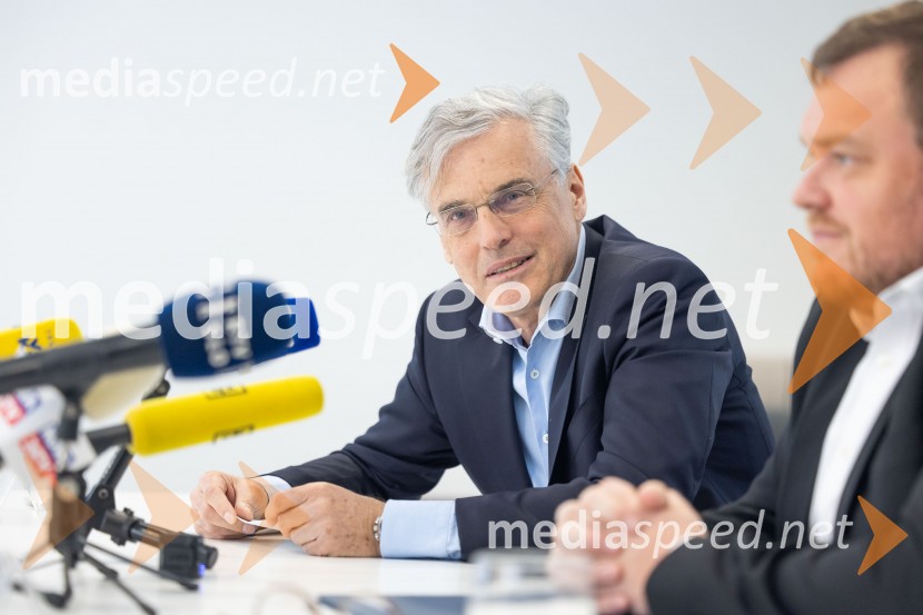  Črtomir Remec, direktor Stanovanjskega sklada;  Simon Maljevac, Minister za solidarno prihodnostNovinarska konferenca SSRS