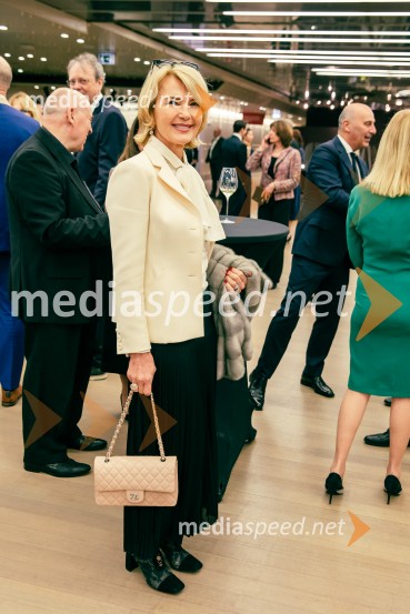  Nevenka Črešnar Pergar, lastnica in direktorica podjetja NP ConsultingPodelitev 57. Nagrad GZS za izjemne gospodarske in podjetniške dosežke