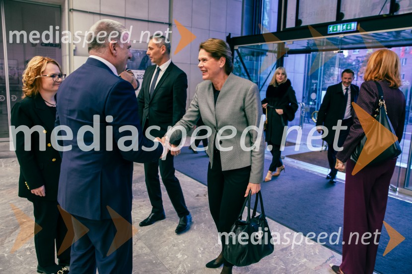  Marko Lotrič, predsednik, Državni svet; mag. Alenka Bratušek, Ministrica za infrastrukturoPodelitev 57. Nagrad GZS za izjemne gospodarske in podjetniške dosežke