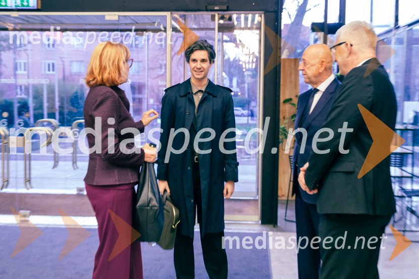  Vesna Nahtigal, generalna direktorica GZS;  Luka Mesec, podpredsednik vlade in minister za delo, družino, socialne zadeve in enake možnosti;  Tibor Šimonka, predsednik Gospodarske zbornice Slovenije ;  Mitja  Gorenšček, svetnik, Državni svetPodelitev 57. Nagrad GZS za izjemne gospodarske in podjetniške dosežke